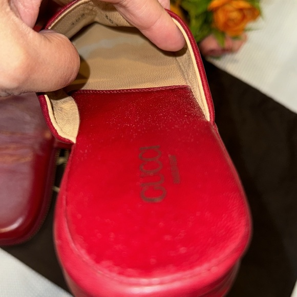 Authentic Gucci indoor slippers with case - Picture 6 of 13